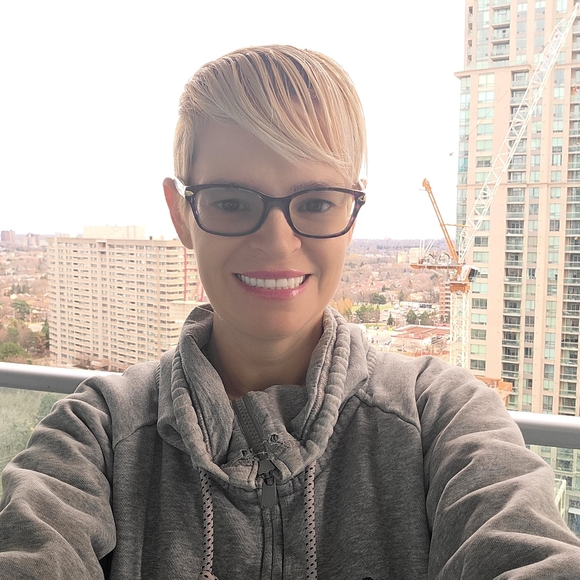 Meet your Posher, Stephanie - Picture 5 of 16